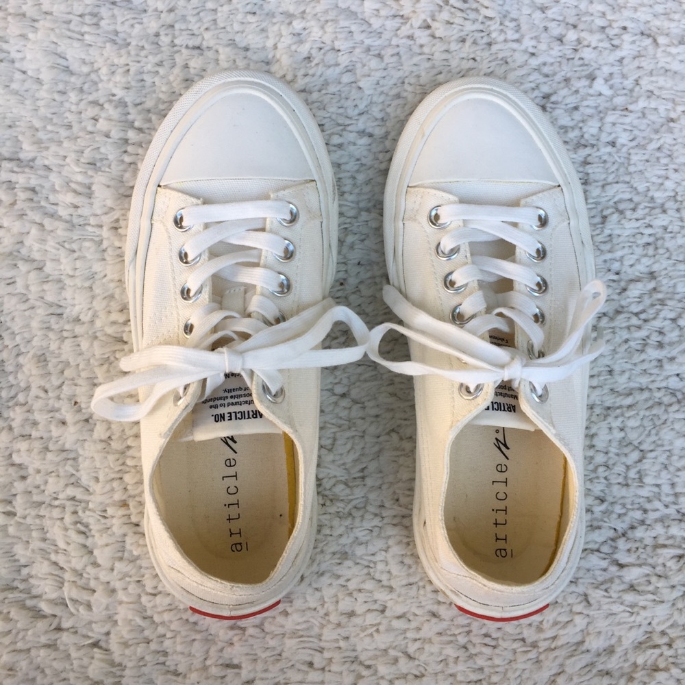 Article No.1007 White Sneaker